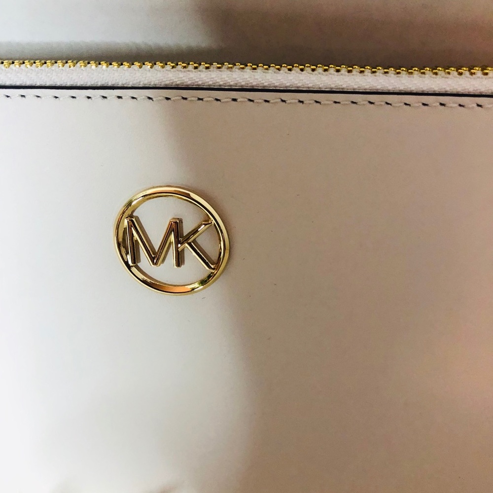 Michael Kors large zip clutch wristlet in white - Picture 2 of 7